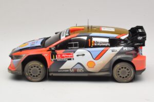 Hyundai i20 N Rally1 #1 T. Neuville / M. Wydaeghe Rally Portugal 2025 IXO 1:18 18RMC251B Metal - imagem 3 de 6