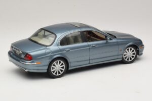 Jaguar S-Type X200 Azul Maisto 1:18 31865 Metal - imagem 3 de 8