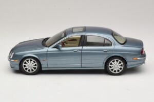 Jaguar S-Type X200 Azul Maisto 1:18 31865 Metal - imagem 4 de 8