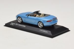 Jaguar XK X150 Cabriolet Azul Claro Metálico Minichamps 1:43 400130530 Metal - imagem 3 de 5