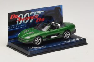 Jaguar XKR X100 Roadster Die Another Day Minichamps 1:43 045149 Metal - imagem 2 de 5