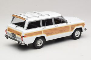Jeep Grand Wagoneer Branco KK-Scale 1:18 KKDC181111 Metal - imagem 2 de 6