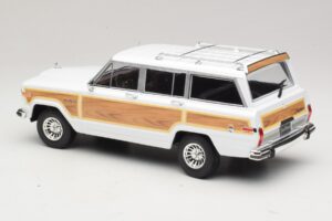 Jeep Grand Wagoneer Branco KK-Scale 1:18 KKDC181111 Metal - imagem 5 de 6