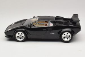 Lamborghini Countach 5000 Quattrovalvole Preto Bburago 1:18 3337 Metal - imagem 4 de 8