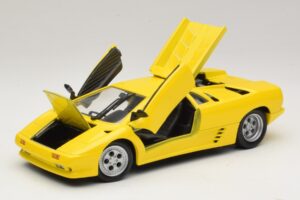 Lamborghini Diablo Amarelo Maisto 1:18 32803 Metal - imagem 2 de 8
