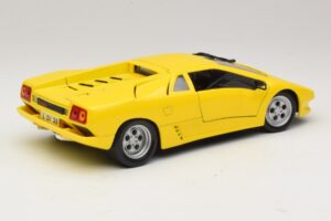 Lamborghini Diablo Amarelo Maisto 1:18 32803 Metal - imagem 3 de 8