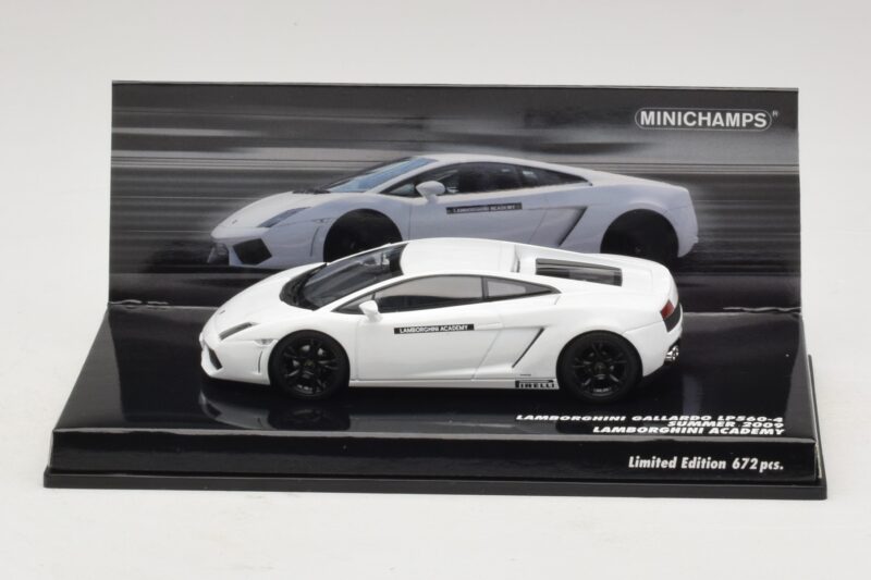 Lamborghini Gallardo LP560-4 Academy Branco Minichamps 1:43 436103801 Metal