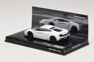 Lamborghini Gallardo LP560-4 Academy Branco Minichamps 1:43 436103801 Metal - imagem 3 de 5