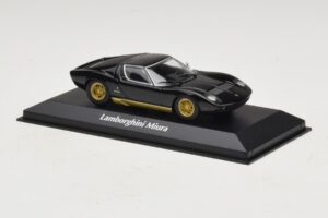 Lamborghini Miura P400 Preto Maxichamps 1:43 940103000 Metal - imagem 3 de 5