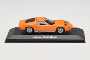 Lamborghini Miura P400 Laranja Maxichamps 1:43 940103001 Diecast