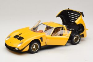 Lamborghini Miura SVR Amarelo & Preto Kyosho 1:18 08319GY Metal - imagem 2 de 8