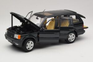 Land Rover Range Rover P38A 4.6 HSE Verde Metálico AUTOart 1:18 70010 Metal - imagem 2 de 8