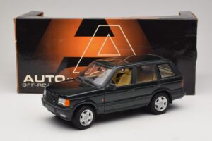 Land Rover Range Rover P38A 4.6 HSE Verde Metálico AUTOart 1:18 70010 Metal - imagem 8 de 8