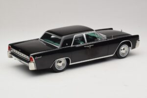 Lincoln Continental Preto KK-Scale 1:18 KKDC181483 Metal - imagem 2 de 6