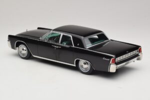 Lincoln Continental Preto KK-Scale 1:18 KKDC181483 Metal - imagem 5 de 6