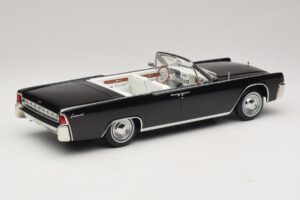 Lincoln Continental Convertible Preto Bad Boys KK-Scale 1:18 KKDC181521 Metal - imagem 3 de 7
