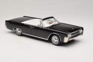 Lincoln Continental Convertible Preto Bad Boys KK-Scale 1:18 KKDC181521 Metal - imagem 5 de 7