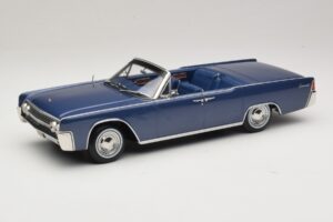 Lincoln Continental Convertible Azul Metálico The Lincoln Lawyer KK-Scale 1:18 Lincoln Continental Convertible Azul Metálico The Lincoln Lawyer KK-Scale 1:18 KKDC181522 Metal