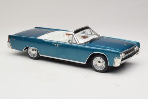 Lincoln Continental Convertible Turquesa Metálico KK-Scale 1:18 KKDC181524 Metal - imagem 5 de 7