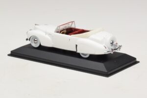 Lincoln Continental Descapotável Branco Minichamps 1:43 400082501 Metal - imagem 3 de 5
