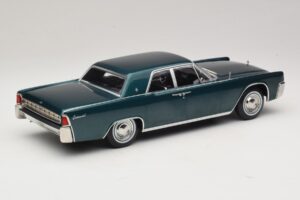 Lincoln Continental Verde Escuro Metálico Matrix Reloaded & Revolutions KK-Scale 1:18 KKDC181481 Metal - imagem 2 de 6