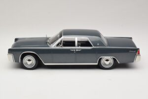Lincoln Continental Cinzento Metálico Marnie KK-Scale 1:18 KKDC181482 Metal - imagem 3 de 6