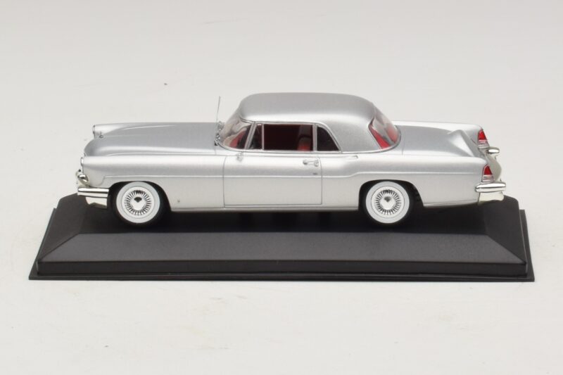 Lincoln Continental Mark II Prateado Minichamps 1:43 Lincoln Continental Mark II Prateado Minichamps 1:43 400082301 Metal