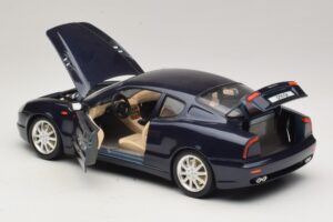 Maserati 3200 GT Azul Bburago 1:18 3371-P1 Metal - imagem 5 de 8
