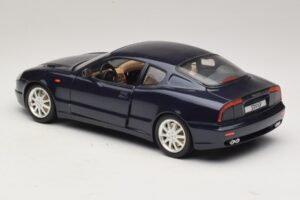 Maserati 3200 GT Azul Bburago 1:18 3371-P1 Metal - imagem 7 de 8