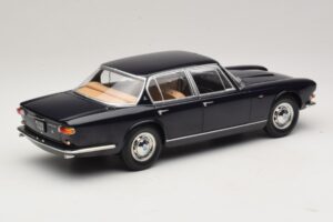Maserati Quattroporte I Azul Escuro KK-Scale 1:18 KKDC181513 Metal - imagem 2 de 6