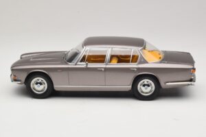 Maserati Quattroporte I Cinzento Metálico KK-Scale 1:18 KKDC181511 Metal - imagem 3 de 6