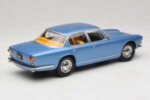Maserati Quattroporte I Azul Claro Metálico KK-Scale 1:18 KKDC181514 Metal - imagem 2 de 6