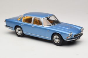 Maserati Quattroporte I Azul Claro Metálico KK-Scale 1:18 KKDC181514 Metal - imagem 4 de 6