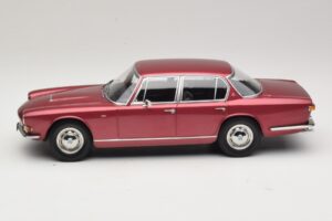 Maserati Quattroporte I Vermelho Metálico KK-Scale 1:18 KKDC181512 Metal - imagem 3 de 6