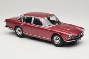 Maserati Quattroporte I Vermelho Metálico KK-Scale 1:18 KKDC181512 Metal - imagem 4 de 6