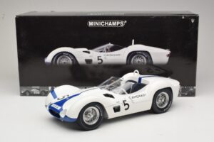 Maserati Tipo 61 #5 Camoradi S. Moss / D. Gurney 1000km Nurburgring Winner 1960 Minichamps 1:12 120601205 Metal - imagem 8 de 8