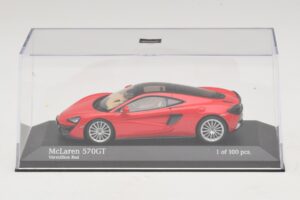 McLaren 570GT Vermillion Red Minichamps 1:43 537154522 Diecast - imagem 4 de 5