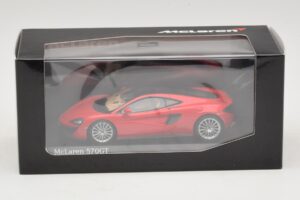 McLaren 570GT Vermillion Red Minichamps 1:43 537154522 Diecast - imagem 5 de 5