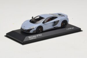McLaren 675LT Ceramic Grey Minichamps 1:43 537154420 Diecast - imagem 2 de 5