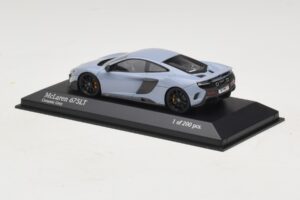 McLaren 675LT Ceramic Grey Minichamps 1:43 537154420 Diecast - imagem 3 de 5