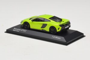 McLaren 675LT Napier Green Minichamps 1:43 537154422 Diecast - imagem 3 de 5