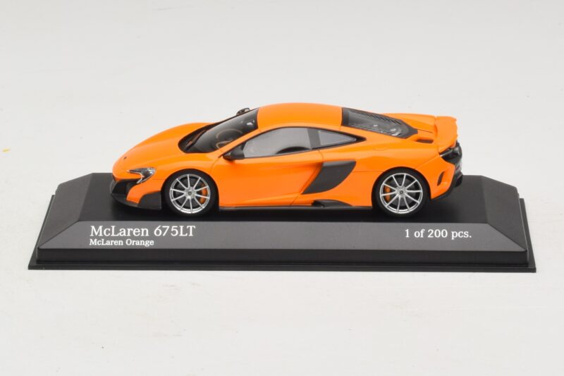 McLaren 675LT Laranja Minichamps 1:43 537154421 Diecast