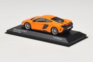 McLaren 675LT Laranja Minichamps 1:43 537154421 Diecast - imagem 3 de 5