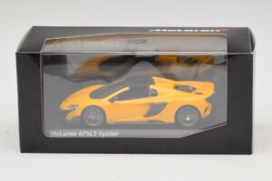 McLaren 675LT Spider Volcano Yellow Minichamps 1:43 537154430 Diecast - imagem 5 de 5
