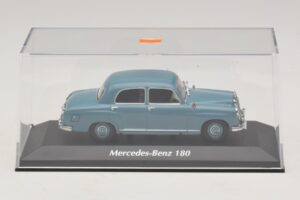Mercedes 180 W120 Azul Maxichamps 1:43 940033102 Metal - imagem 4 de 5