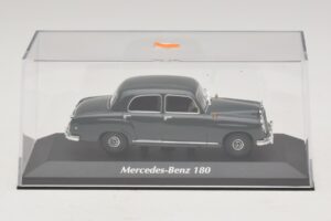 Mercedes 180 W120 Cinzento Maxichamps 1:43 940033100 Metal - imagem 4 de 5