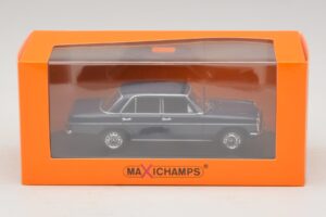 Mercedes 200D W115 Azul Maxichamps 1:43 940034000 Diecast - imagem 5 de 5