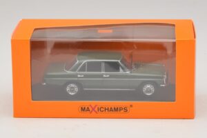Mercedes 200D W115 Verde Escuro Maxichamps 1:43 940034001 Diecast - imagem 5 de 5