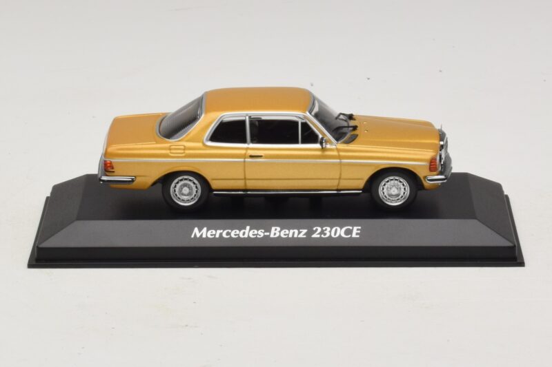 Mercedes 230 CE C123 Dourado Metálico Maxichamps 1:43 940032220 Metal