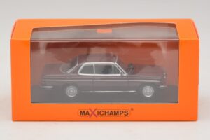 Mercedes 230 CE C123 Vermelho Maxichamps 1:43 940032221 Metal - imagem 5 de 5